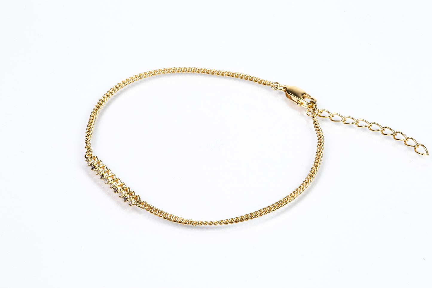 Pozlátený Strieborný Náramok s Červeným Diamantom a Bielym Diamantom