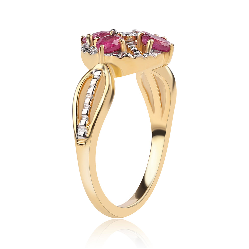 Pozlátený Strieborný Prsteň s Mozambickým Rubínom a Bielym Topásom