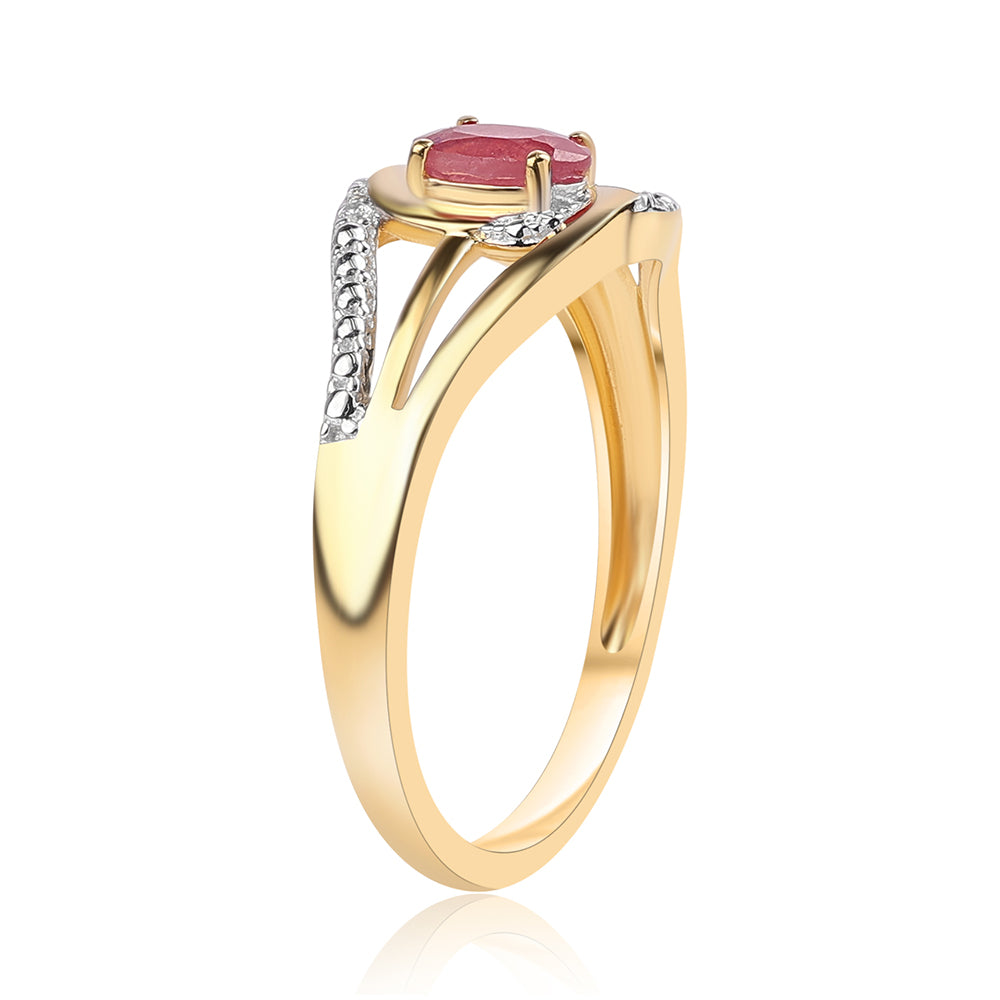 Pozlátený Strieborný Prsteň s Mozambickým Rubínom a Bielym Topásom