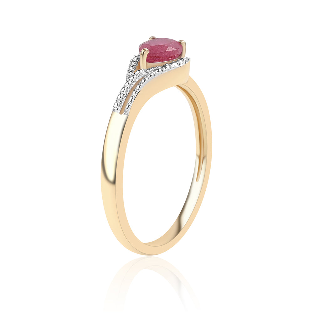 Pozlátený Strieborný Prsteň s Mozambickým Rubínom a Bielym Topásom