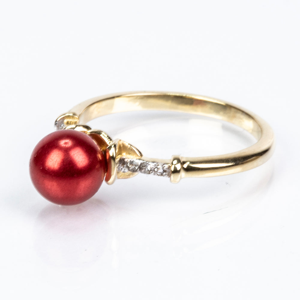 Pozlátený Strieborný Prsteň s Červená sladkovodná perlou a Bielym Topásom