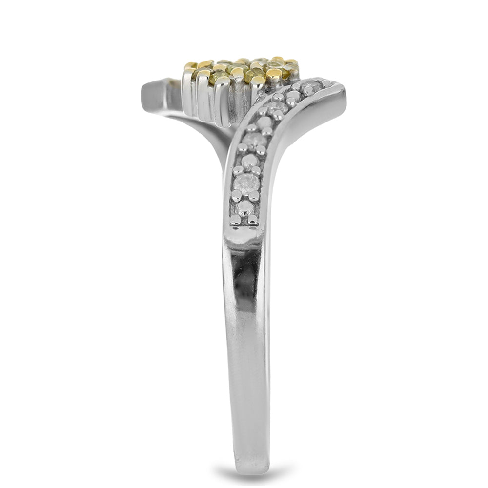 Strieborný Prsteň s so Žltým Diamantom a Bielym Diamantom