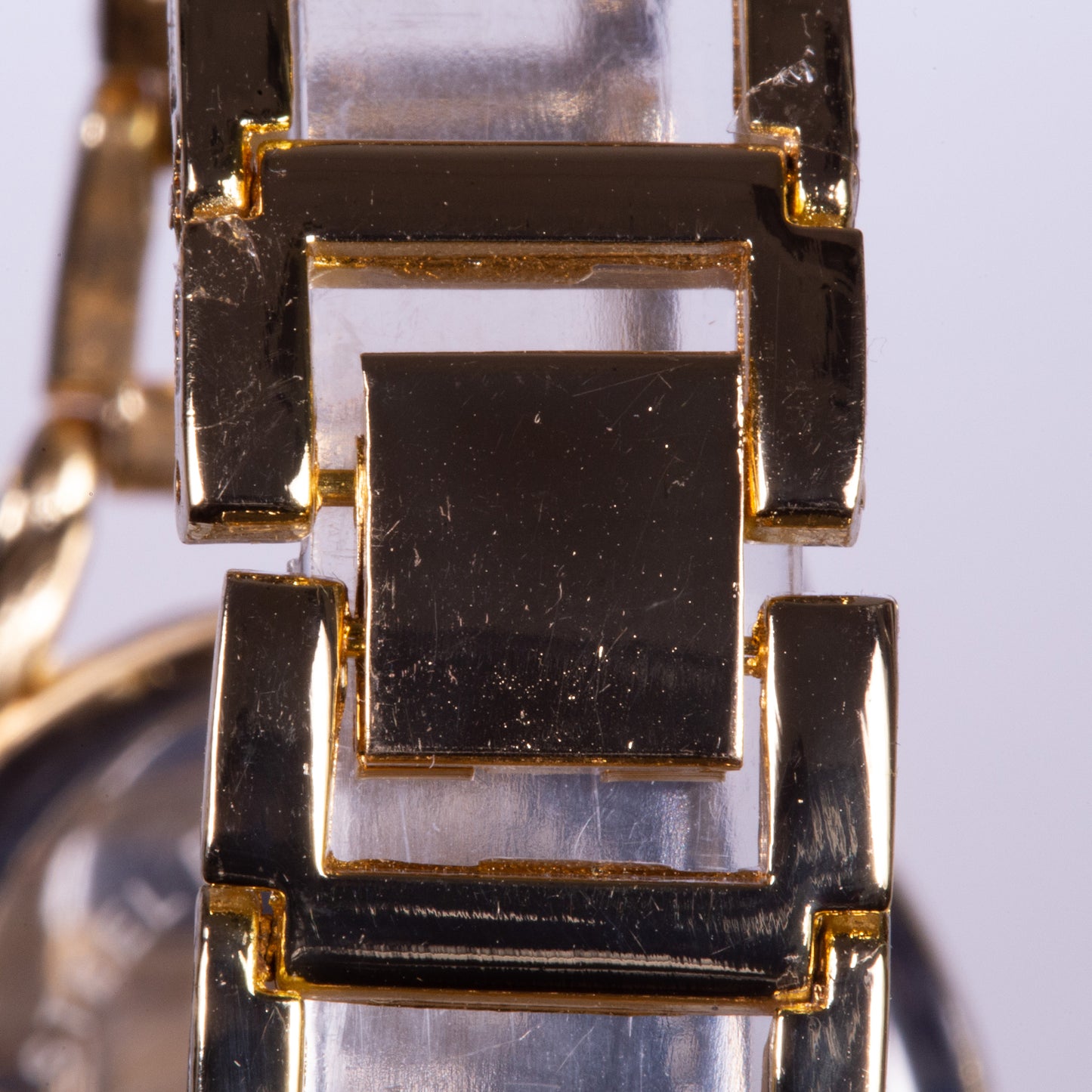 Pozlátený Zliatinový