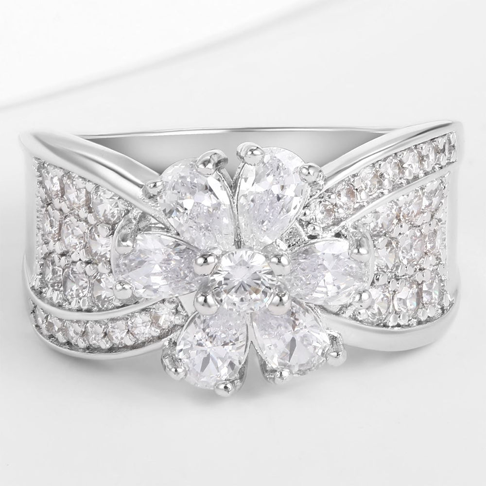 Pozlátený Zliatinový Prsteň s Bielym Emporia® Krištáľom