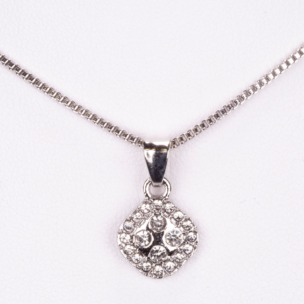 5dielna sada šperkov Emporia prémiovej kvality v striebornej farbe v exkluzívnej darčekovej krabičke s imitáciou kože (s hodinkami, náramkom, náhrdelníkom, náušnicami a prsteňom, s bielym kryštálom Emporia) 3 