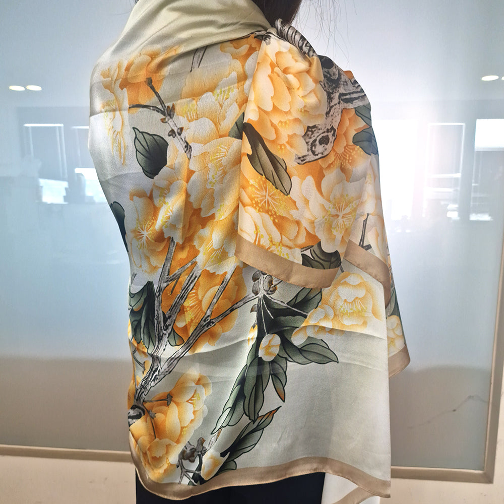 Šatka Rozkvitnuté kvety (Blooming Flowers), žltá, 85 cm x 180 cm, 100% vegánske hodvábie
