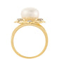 Pozlátený Strieborný Prsteň s Barokovou Sladkovodnou Kultivovanou Perlou a Bielym Topásom