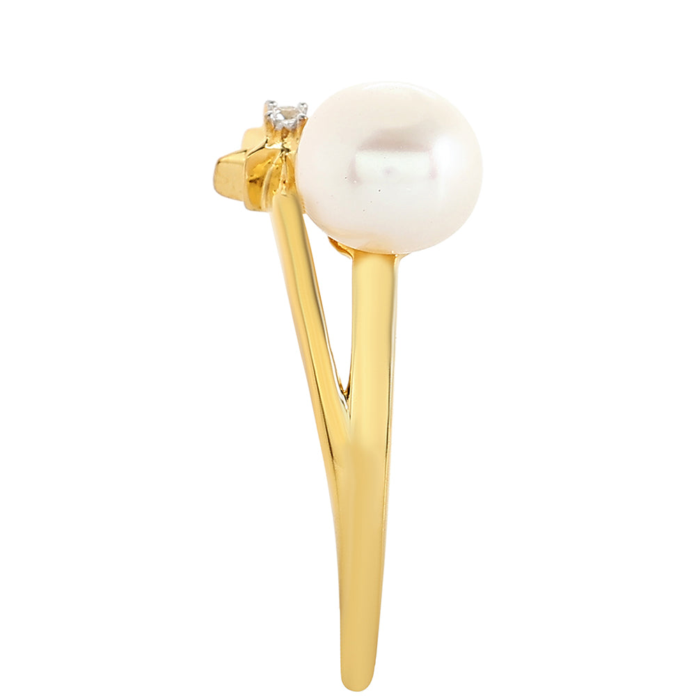 Pozlátený Strieborný Prsteň s Barokovou Sladkovodnou Kultivovanou Perlou a Bielym Topásom