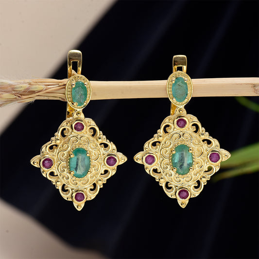 Pozlátené Strieborné Náušnice s Madagaskarským Rubínom a Brazílskym Smaragdom