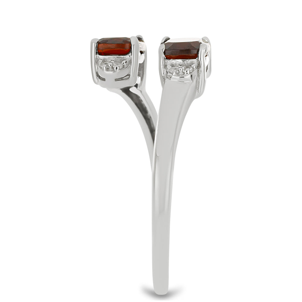 Strieborný Prsteň s Bartonským Granátom a Bielym Topásom