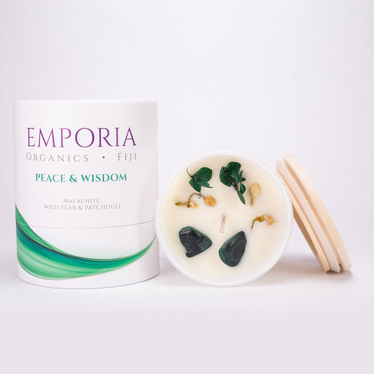 Emporia Organics Sklenená Sviečka: Fiji - PEACE & WISDOM, s Malachitom, s vôňou divokej hrušky a pačuli, 100% sójový vosk, 230 g