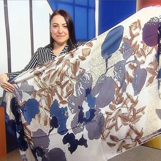 Šál-šatka zo 100% Pravého Hodvábu, 90 cm x 180 cm, Vzor kvetov a starého písma - KlenotTV.sk