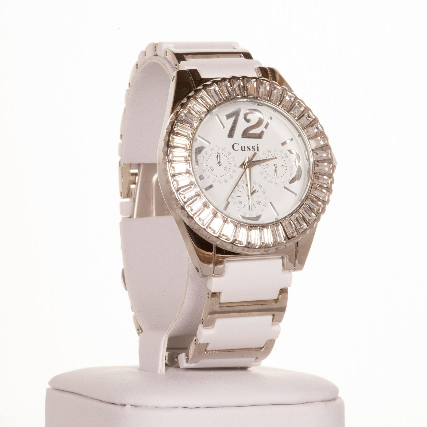 CUSSI dámske hodinky v striebornej farbe s bielym remienkom a s kryštálmi kremeňa okolo ciferníka - KlenotTV.sk